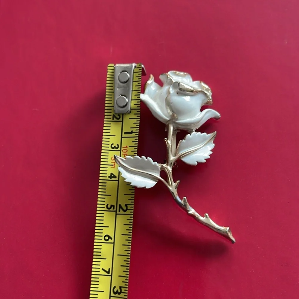 VINTAGE ENAMEL PIN BROOCH ROSE